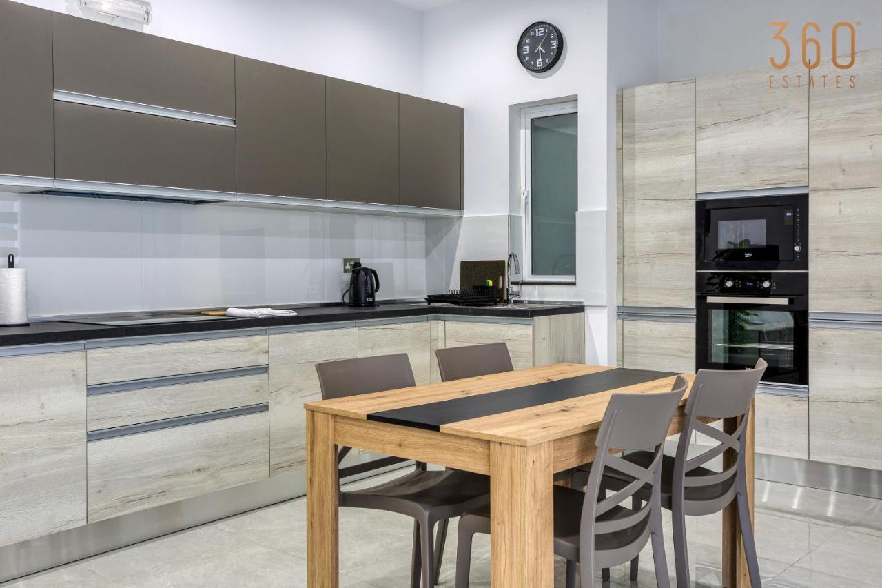 A Lovely 1Br Home With Balcony Just Off The Coast By 360 Estates San Ġiljan Exterior foto