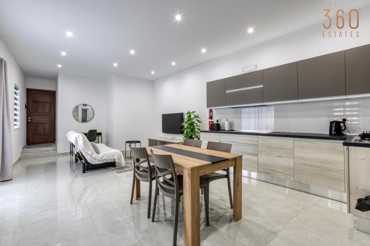 A Lovely 1Br Home With Balcony Just Off The Coast By 360 Estates San Ġiljan Exterior foto