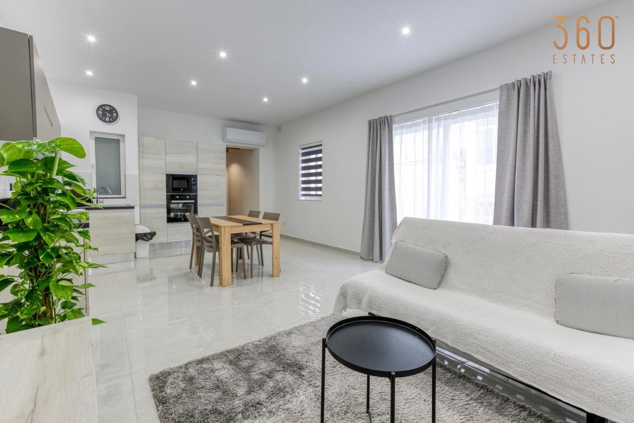 A Lovely 1Br Home With Balcony Just Off The Coast By 360 Estates San Ġiljan Exterior foto