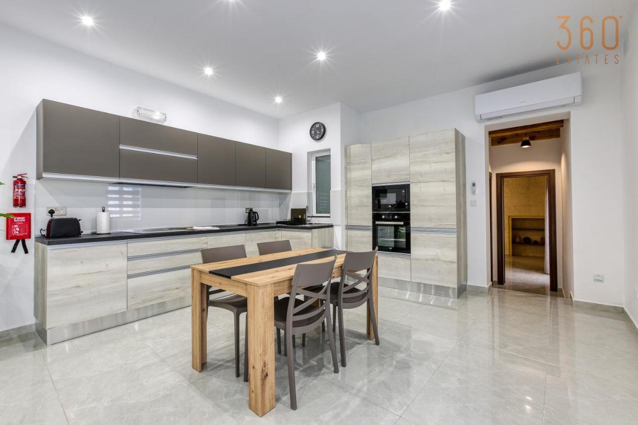 A Lovely 1Br Home With Balcony Just Off The Coast By 360 Estates San Ġiljan Exterior foto